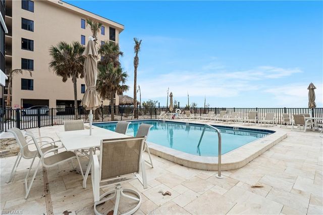 9375 Gulf Shore DR # 401, Naples, FL 34108