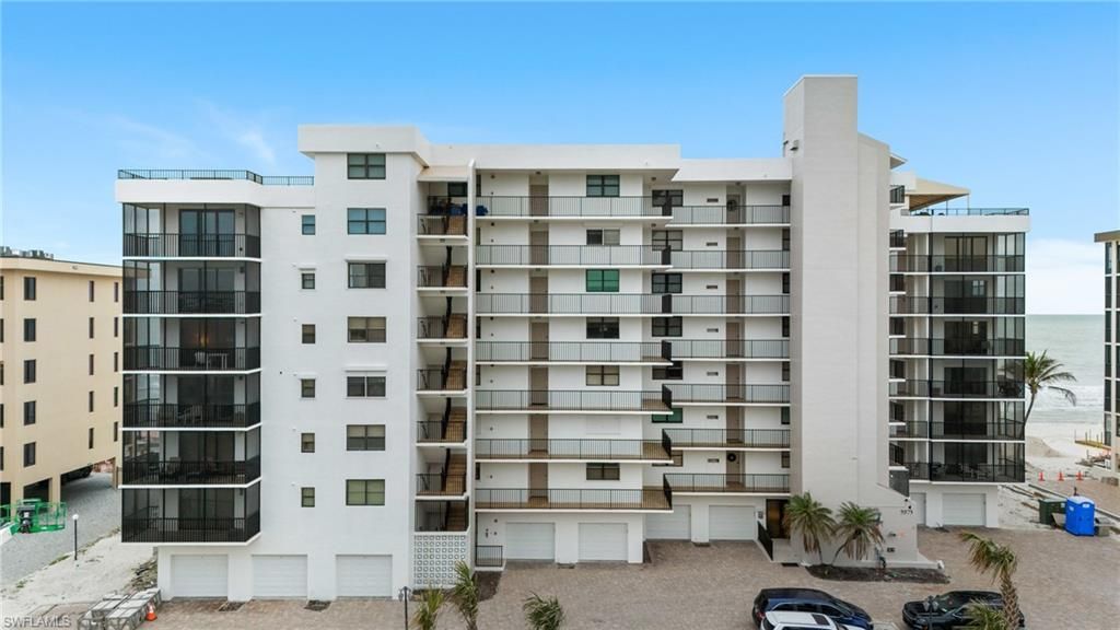 9375 Gulf Shore DR # 401, Naples, FL 34108
