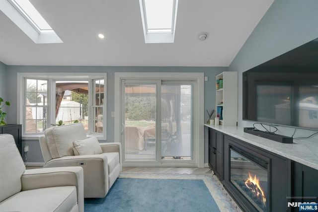 111 Crain Road, Paramus, NJ 07652