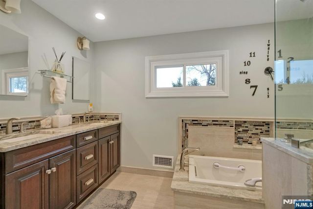 111 Crain Road, Paramus, NJ 07652