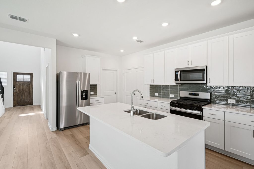 4143 Lavon Drive, Farmersville, TX 75442