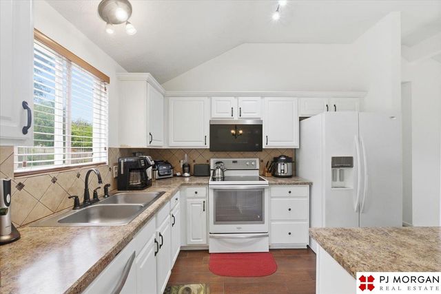 3104 Sheridan Road, Bellevue, NE 68123