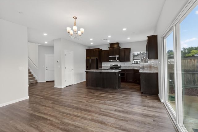 1504 Willow Dr, Ione, CA 95640