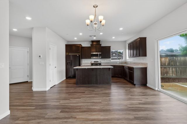 1504 Willow Dr, Ione, CA 95640
