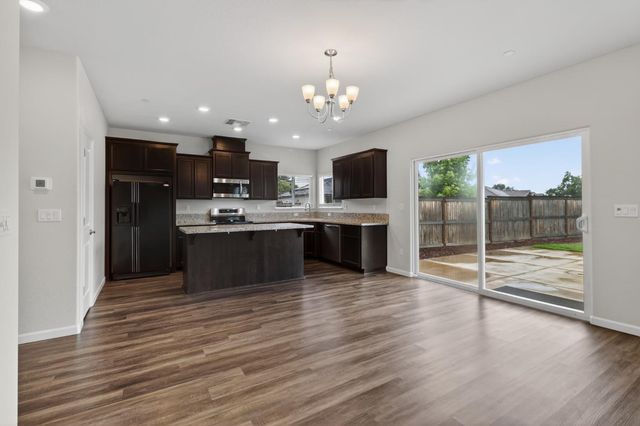1504 Willow Dr, Ione, CA 95640