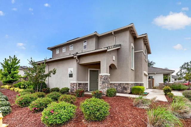 1504 Willow Dr, Ione, CA 95640
