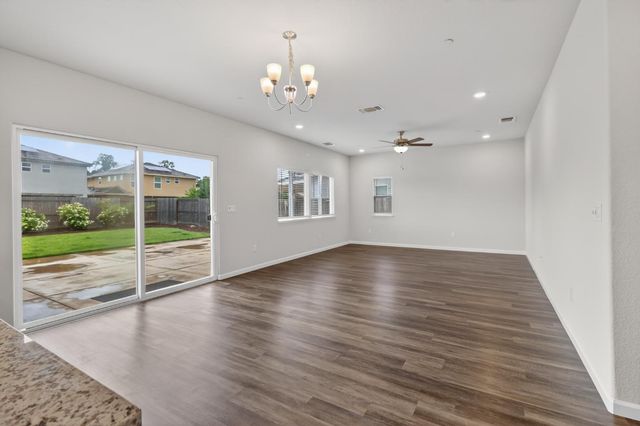 1504 Willow Dr, Ione, CA 95640