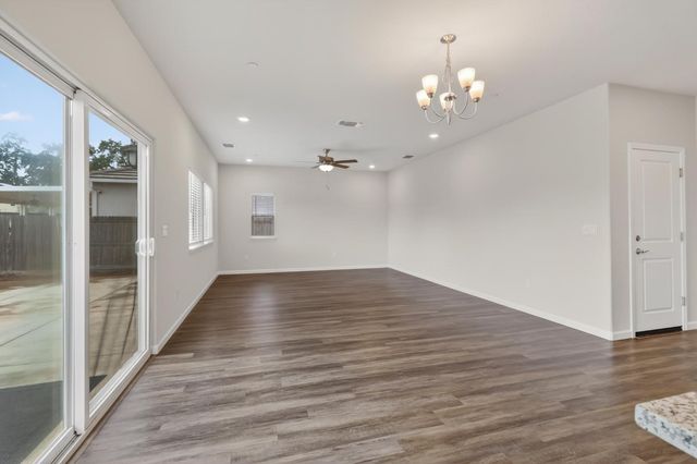 1504 Willow Dr, Ione, CA 95640