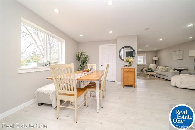 515 S Michigan Avenue, Howell, MI 48843