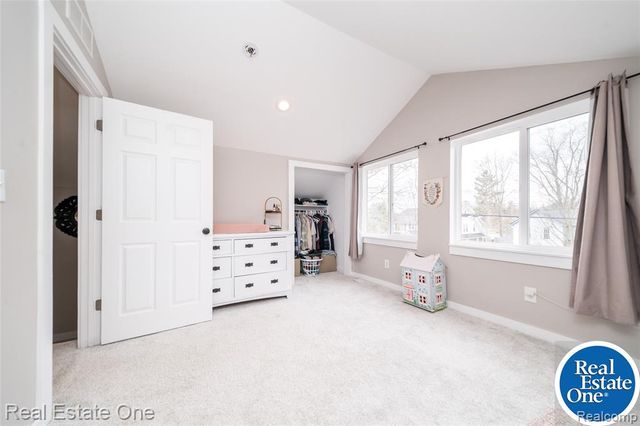 515 S Michigan Avenue, Howell, MI 48843