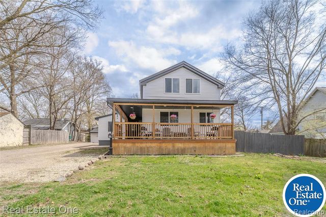 515 S Michigan Avenue, Howell, MI 48843