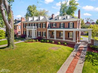 512 Washington Road, Grosse Pointe, MI 48230