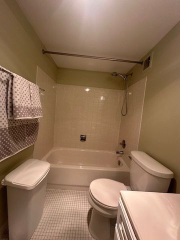 9098 W Terrace Drive 3-I, Niles, IL 60714