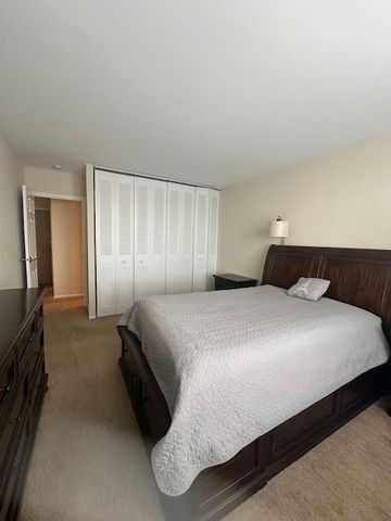 9098 W Terrace Drive 3-I, Niles, IL 60714