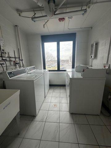 9098 W Terrace Drive 3-I, Niles, IL 60714