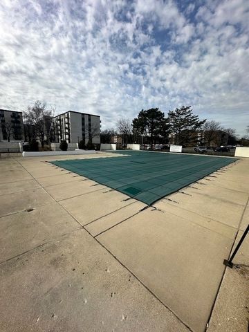 9098 W Terrace Drive 3-I, Niles, IL 60714