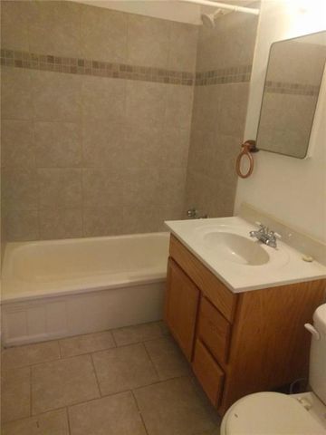 7800 E 51st Street, Kansas City, MO 64129