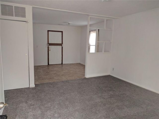 7800 E 51st Street, Kansas City, MO 64129