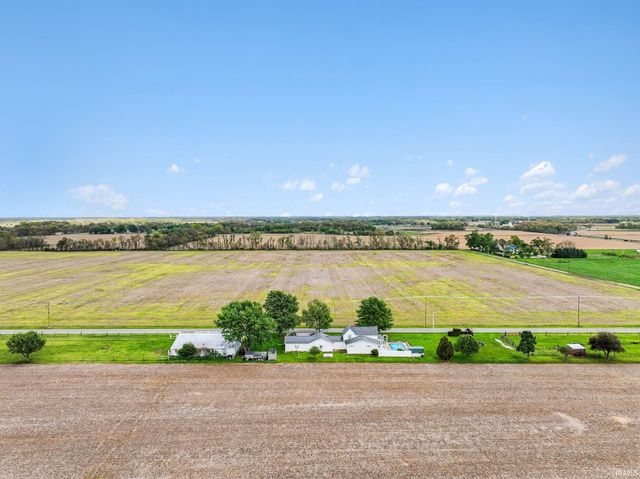 8902 S 900 E Road, Walkerton, IN 46574