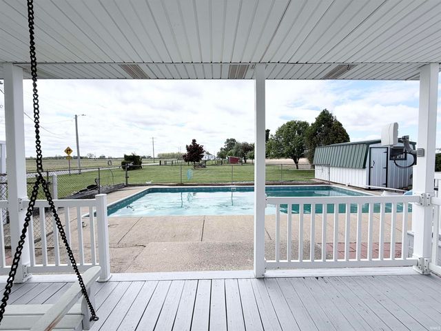 8902 S 900 E Road, Walkerton, IN 46574