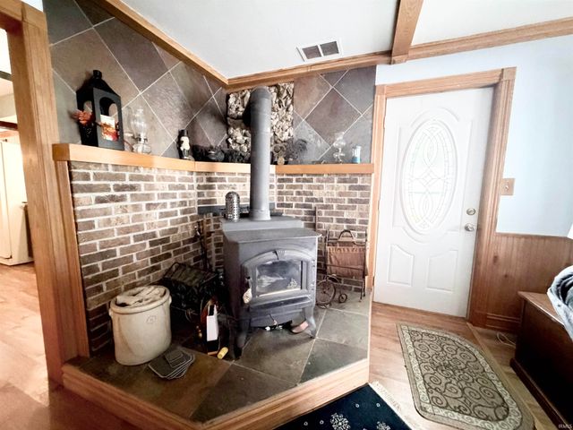 8902 S 900 E Road, Walkerton, IN 46574