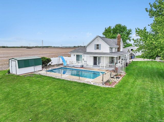 8902 S 900 E Road, Walkerton, IN 46574