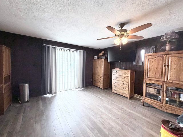 8902 S 900 E Road, Walkerton, IN 46574