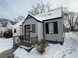 24360 Flower Avenue, Eastpointe City, MI 48021