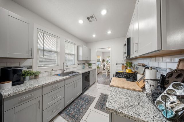 123 Maynell Ave, Modesto, CA 95354