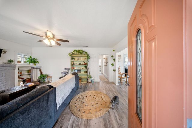 123 Maynell Ave, Modesto, CA 95354