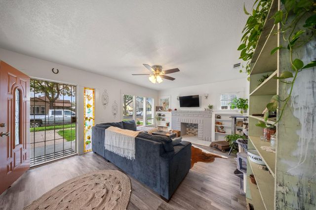 123 Maynell Ave, Modesto, CA 95354