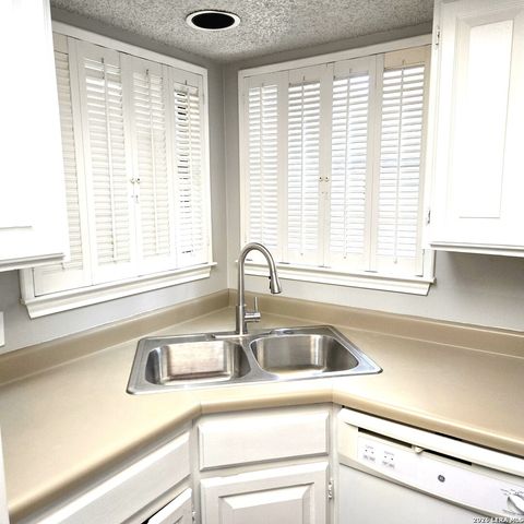 17226 Beacon Woods, San Antonio, TX 78248