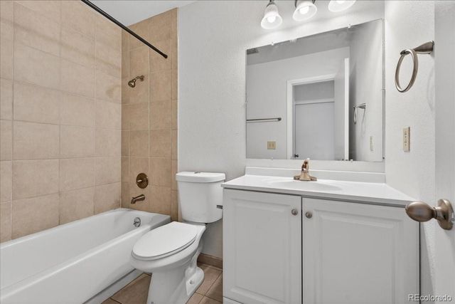 2499 S Xanadu Way D, Aurora, CO 80014