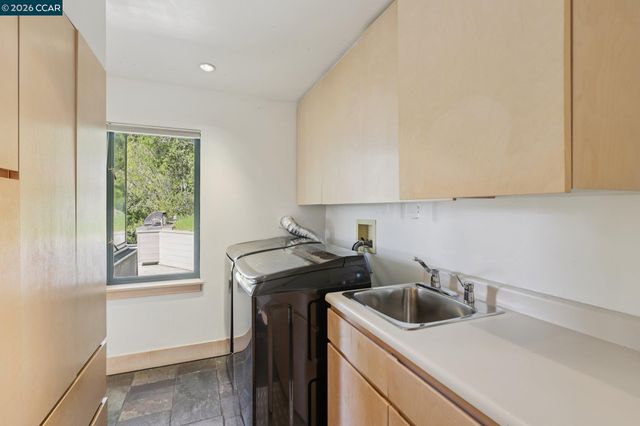 319 Tappan Ter, Orinda, CA 94563