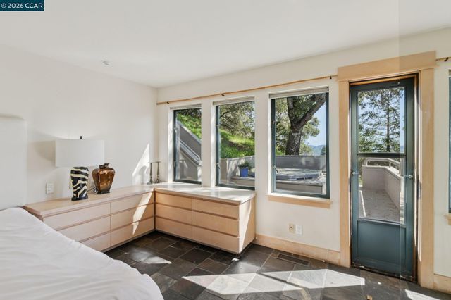 319 Tappan Ter, Orinda, CA 94563