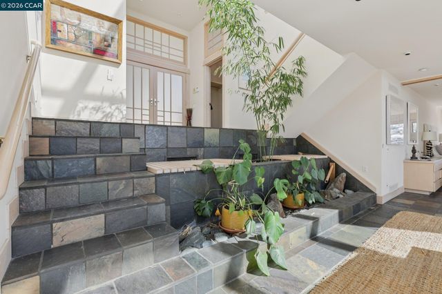 319 Tappan Ter, Orinda, CA 94563