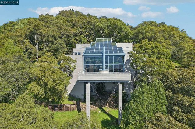 319 Tappan Ter, Orinda, CA 94563