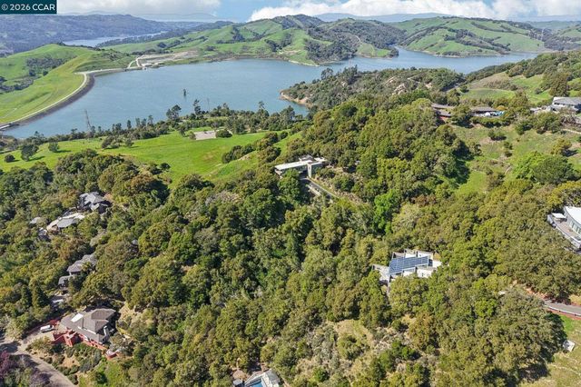 319 Tappan Ter, Orinda, CA 94563