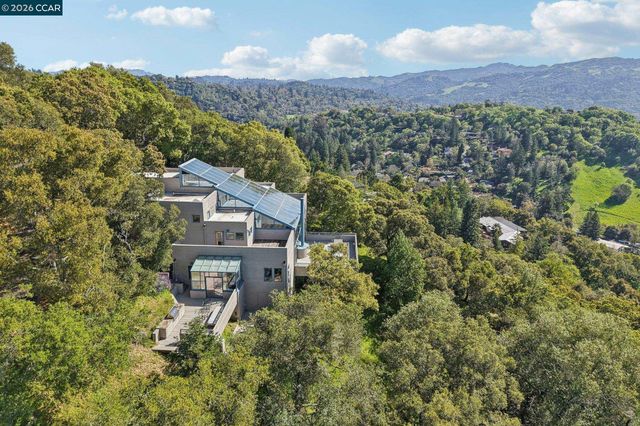 319 Tappan Ter, Orinda, CA 94563