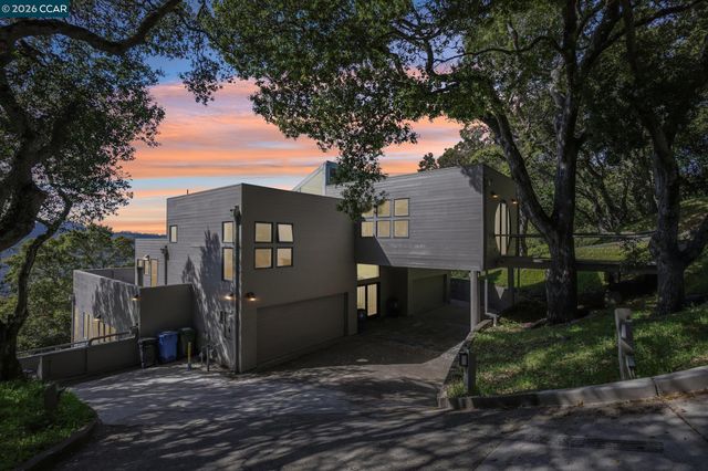 319 Tappan Ter, Orinda, CA 94563