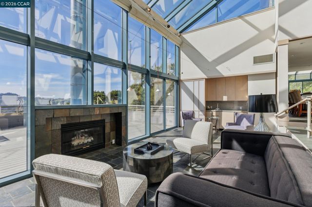 319 Tappan Ter, Orinda, CA 94563