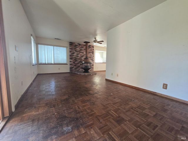 5 Alta Loma Dr, American Canyon, CA 94503