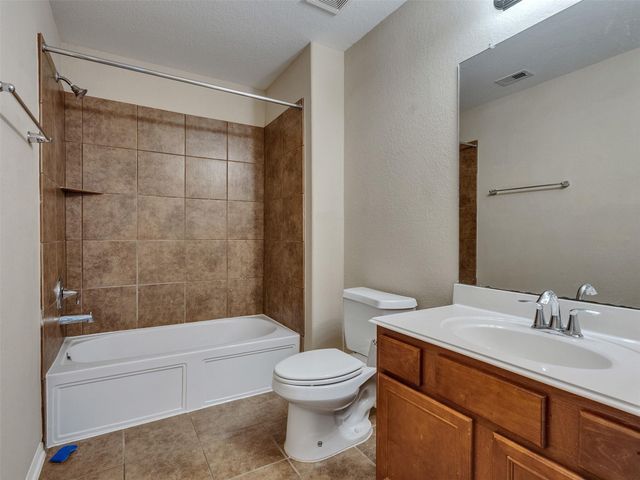 2750 Villa Bella Court, League City, TX 77573