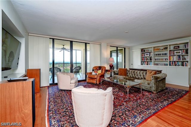 5601 Turtle Bay DR 1203, Naples, FL 34108