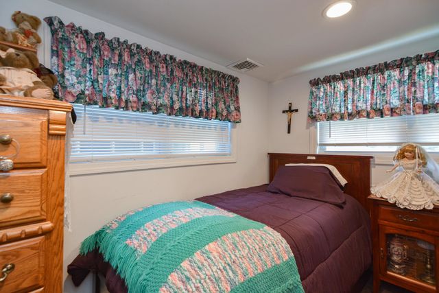 209 Chases Grove Road, Derry, NH 03038