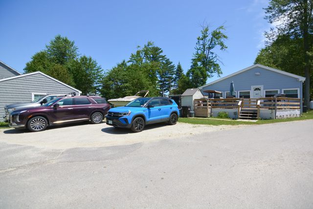 209 Chases Grove Road, Derry, NH 03038