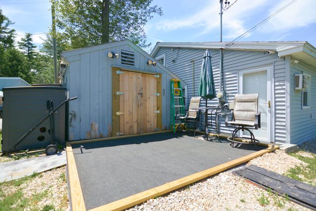 209 Chases Grove Road, Derry, NH 03038