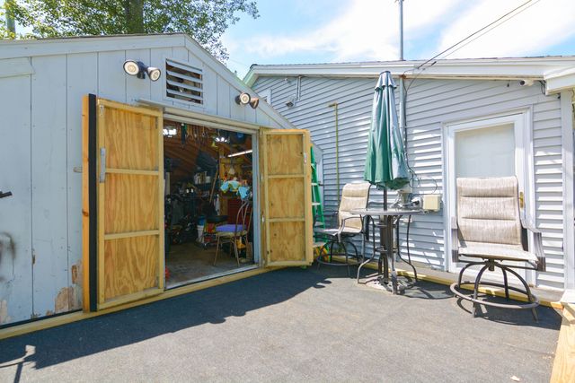 209 Chases Grove Road, Derry, NH 03038