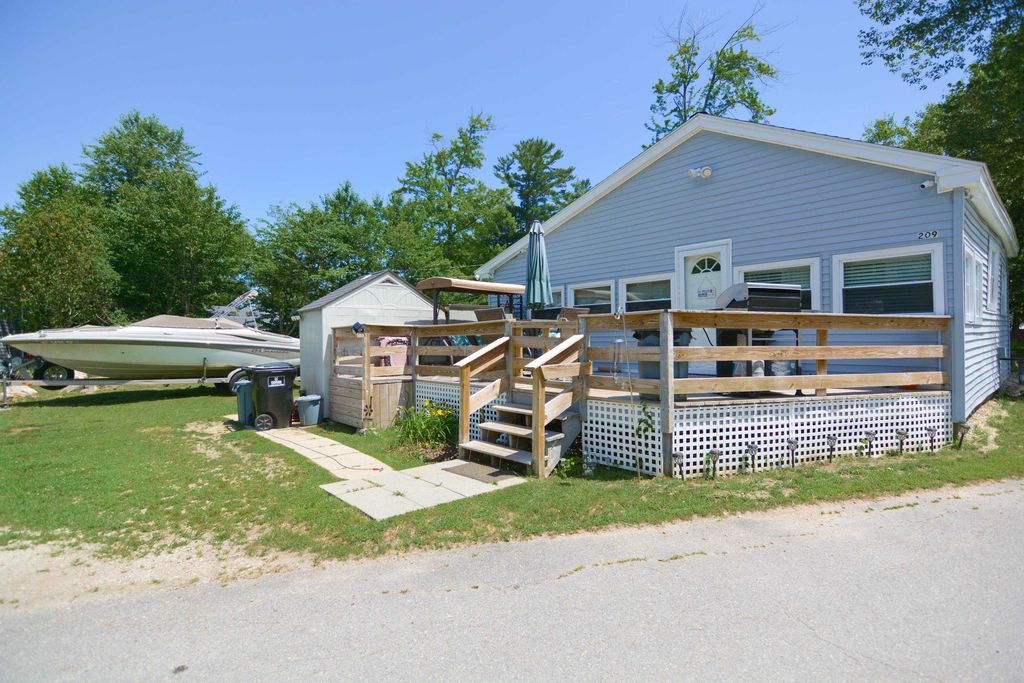 209 Chases Grove Road, Derry, NH 03038