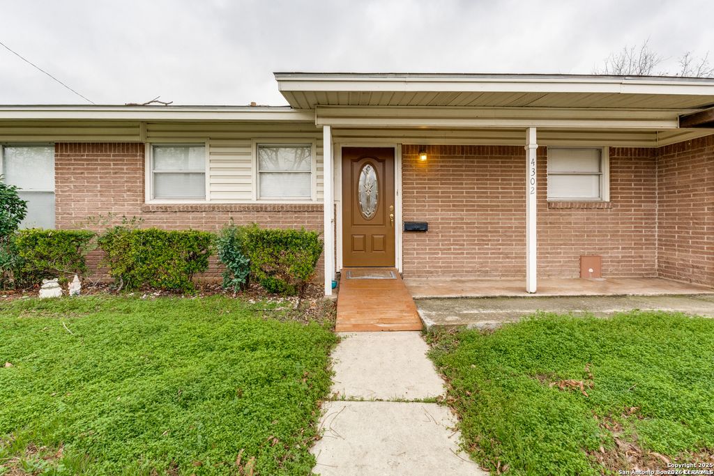 4302 Waikiki Dr, San Antonio, TX 78218